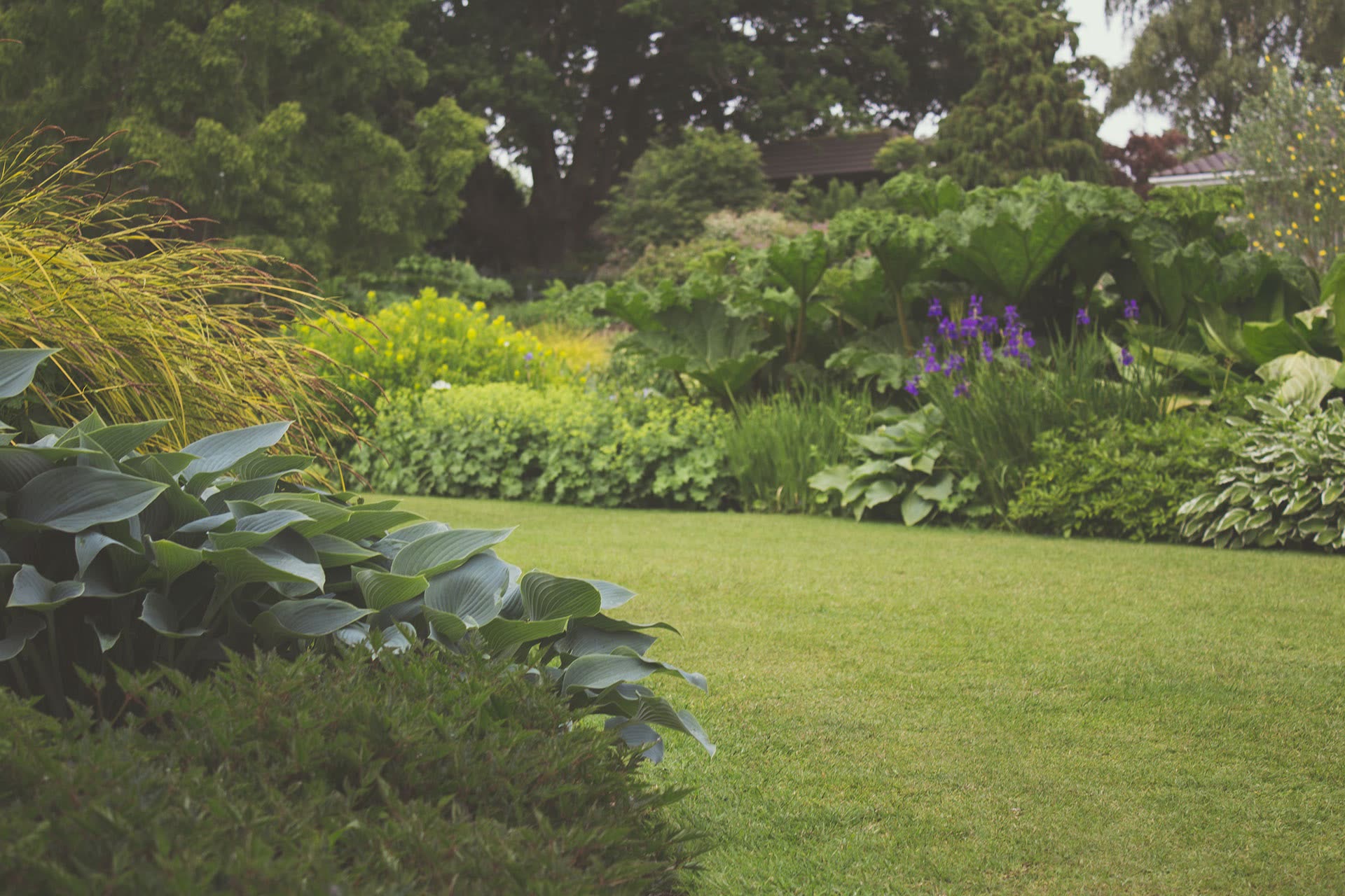 Pro Quality Property Maintenance Landscaping and Lawn Care